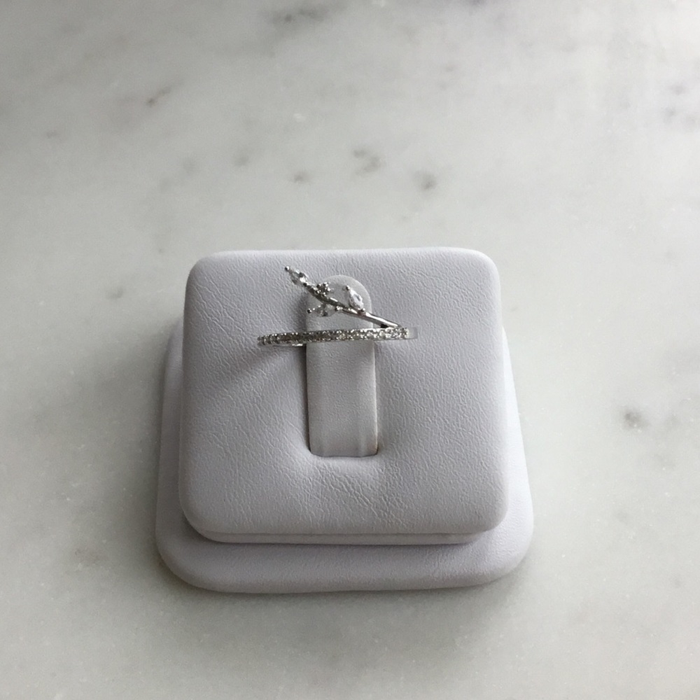 Sterling Silver Cz Ring - Picture 5 of 9